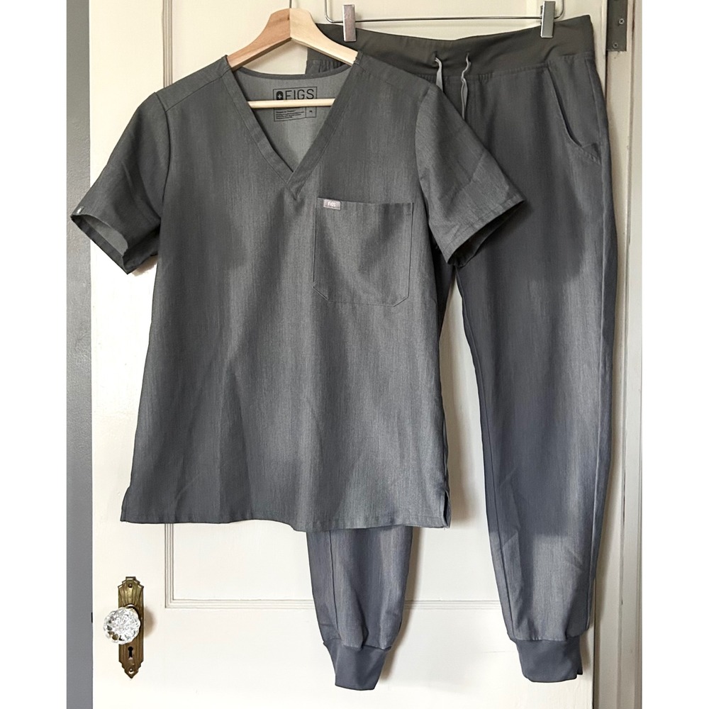 Figs Women's Catarina Top Zamora Jogger Scrub 2 Pc Set Size M Graphite